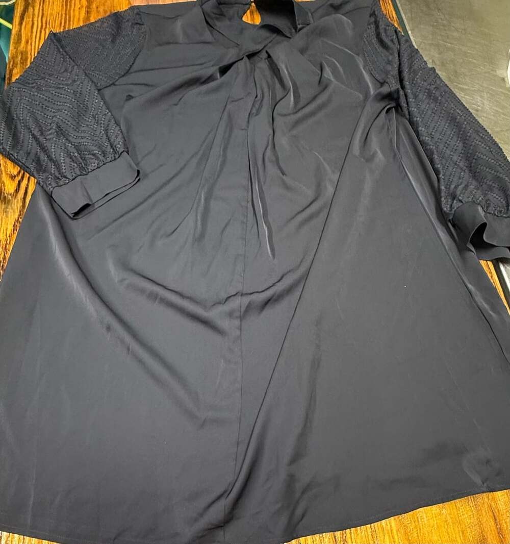 SHEIN Curve Blouse Size 4XL Black Long Sleeve Textured Pattern